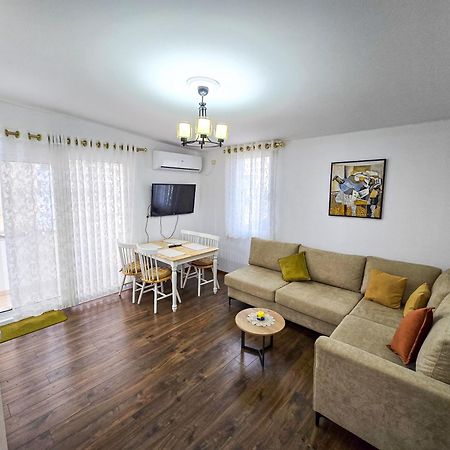 Lake Park 2Br Apartment Tiran Dış mekan fotoğraf