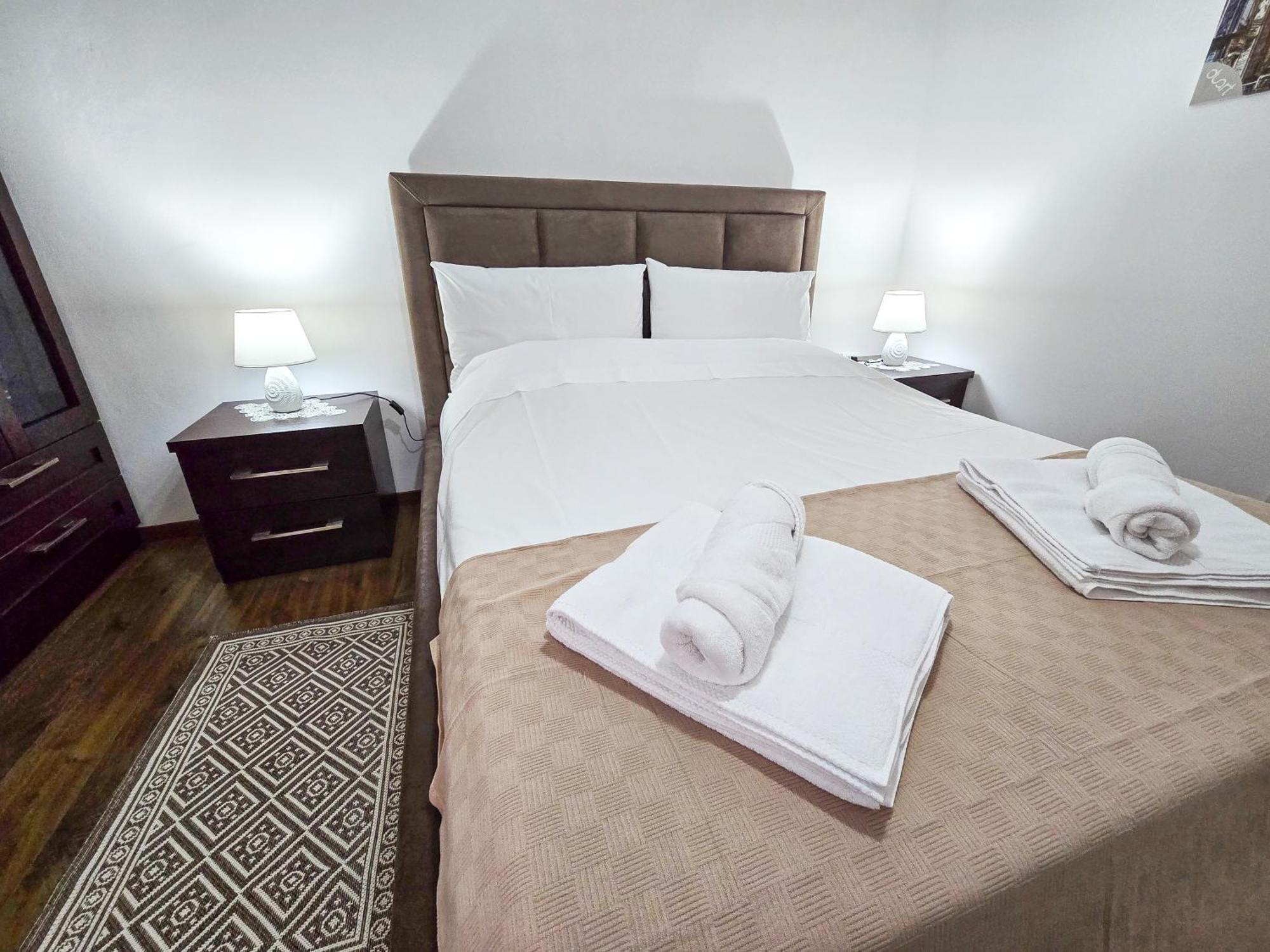 Lake Park 2Br Apartment Tiran Dış mekan fotoğraf