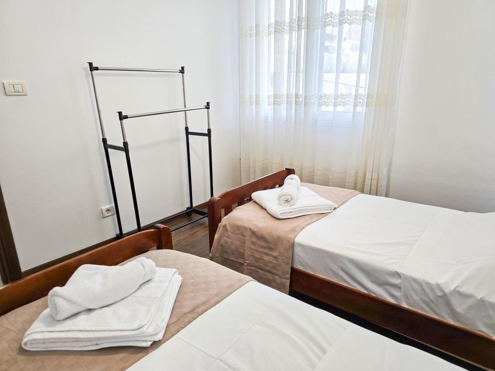 Lake Park 2Br Apartment Tiran Dış mekan fotoğraf